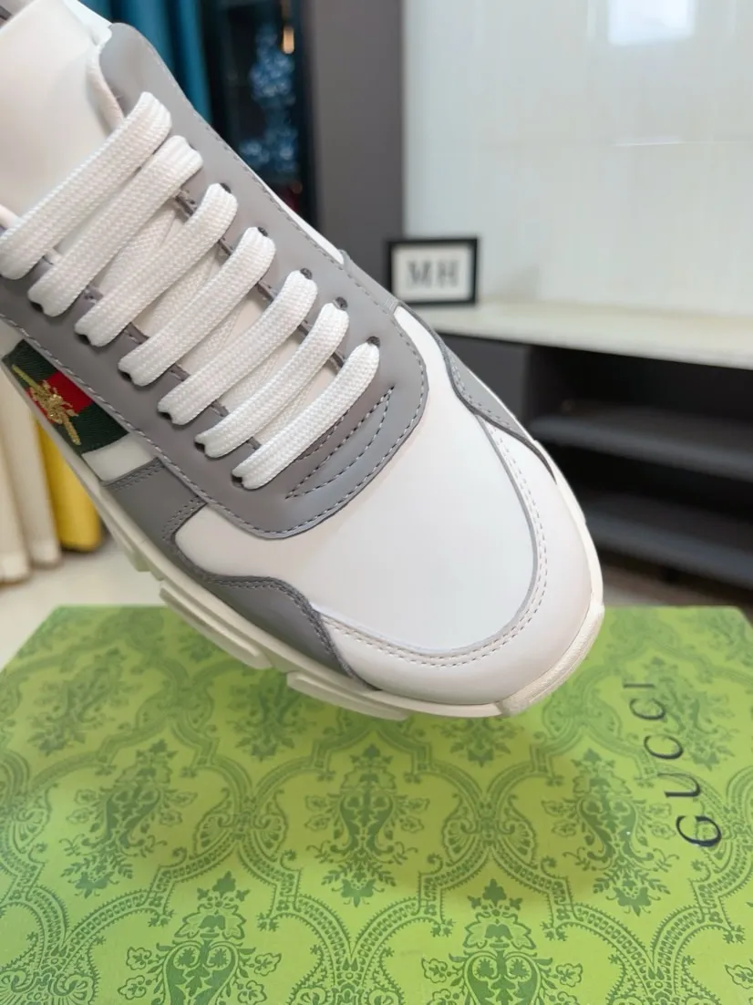 Men's shoes 💰560🌹🌹GUCCI [Gucci] New high-end brand of men's shoes, the latest fashionable casual men's shoes, trendy and versatile, relaxed and sporty style, uppers imported from Italy, first-layer cowhide, genuine leather lining, and ultra-fine workmanship. Original personalized fashionable rubber wear-resistant outsole, light and comfortable on the foot, size 38-44